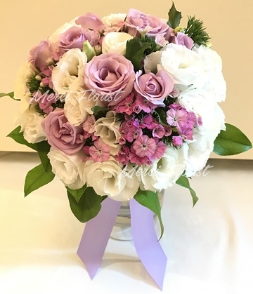 **RSEU PP02** Ocean Song White Eustoma Round Bridal Bouquet